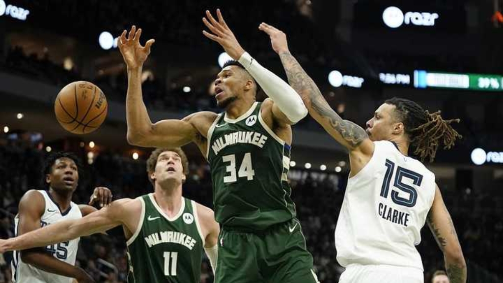 雄鹿主场-领先,字母哥:我们要保持领先优势 雄鹿主场-领先,字母哥:我们要保持领先优势